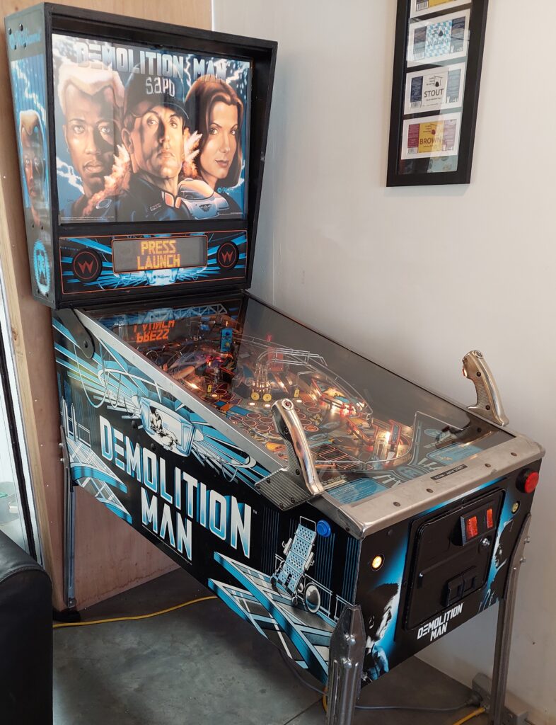 demolition man pinball machine