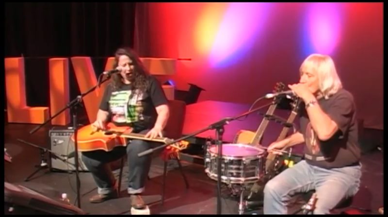 Lowdown and Dirty perform at Federation Uni